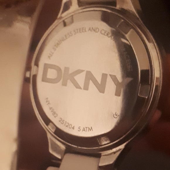 Womens DKNY watch - Picture 4 of 5